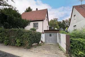 Einfamilienhaus in schöner Wohngegend mit großem Garten – Die vollständige Adresse der Immobilie erhältst du vom Anbieter., 74080 Böckingen, Heilbronn – Vorschaubild 1