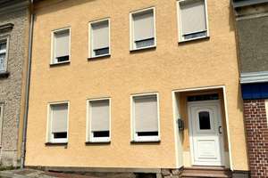 Reihenmittelhaus mit Potential direkt am Park in Mutzschen – Die vollständige Adresse der Immobilie erhältst du vom Anbieter., 4688 Mutzschen – Vorschaubild 1