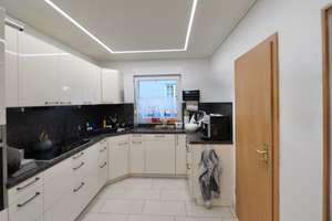 CA. 126 m² WOHN-/NUTZFLÄCHE -  GEPFLEGTER GARTEN - FUSSBODENHEIZUNG  & ENTKALKUNGSANLAGE – Wulkower Str. 37a_ee, 12683 Biesdorf, Berlin – Vorschaubild 9