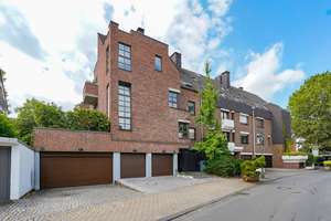 Oberkassel: 2 Zimmerwohnung mit großer Loggia und Garage