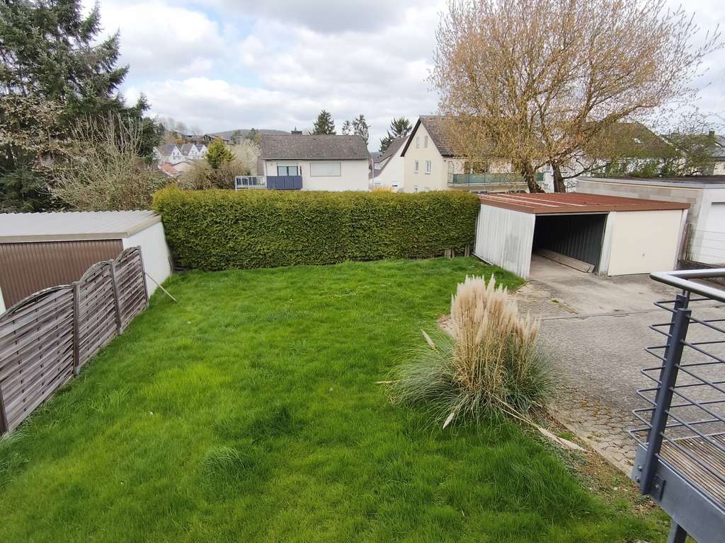 Immobilie in Sinzig - Gepflegtes 2 Familienhaus mit Garten und 2 Garagen in zentraler Lage mit Aussicht - Bild 2