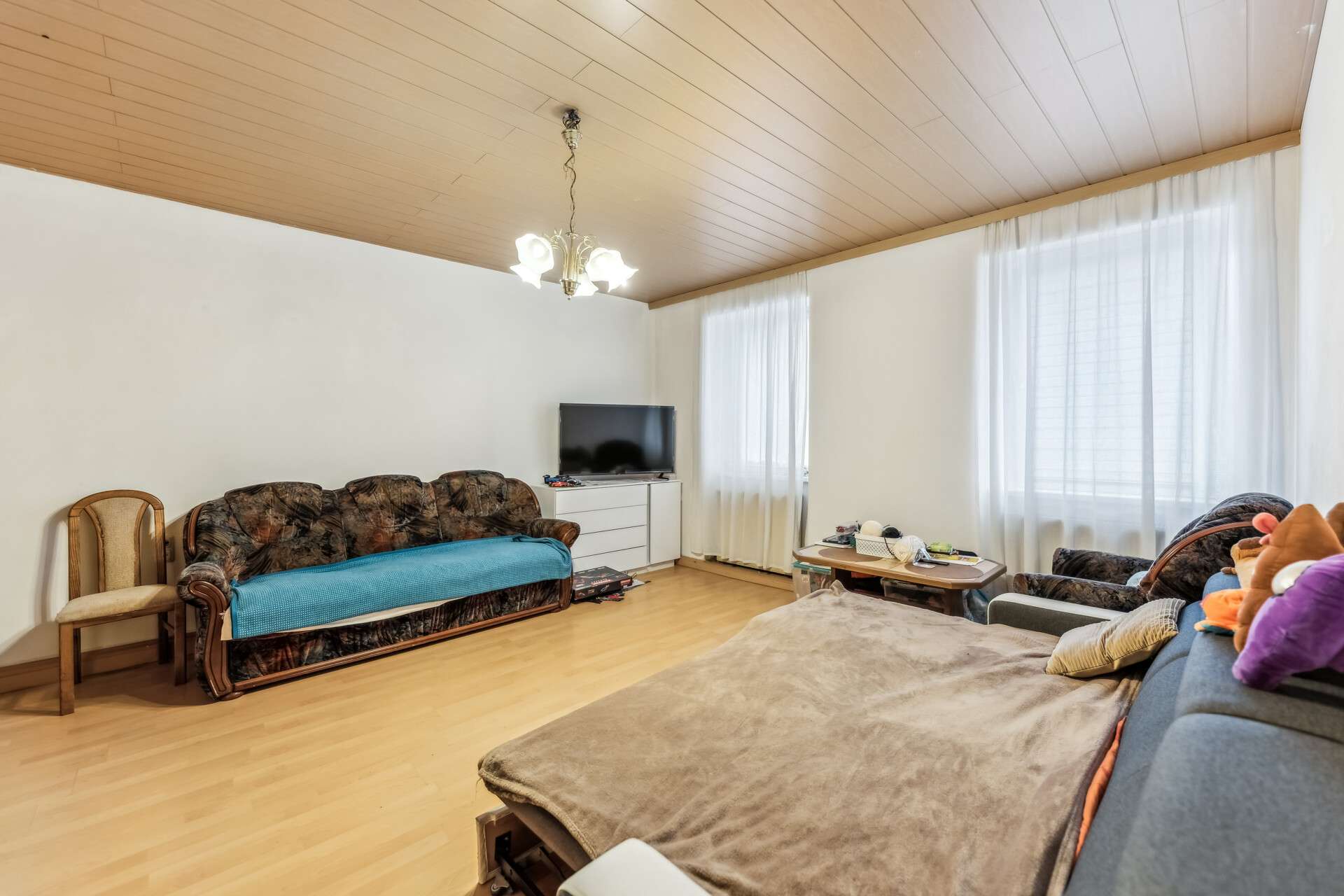 Immobilie in Gunzenhausen - Wohnhaus mit 3 abgeschlossenen Wohneinheiten - Bild 2