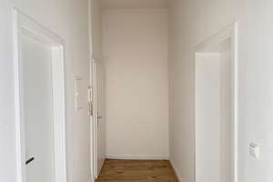 Frisch renovierte 3-Zi. Wohnung mit 89,34 m² in zentraler Lage von Wuppertal Oberbarmen – Erstbezug – Berlinerstraße 153, 42277 Oberbarmen, Wuppertal – Vorschaubild 2