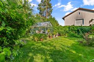 Gepflegte, frei werdende 3-Zimmer-Dachgeschosswohnung mit Privatgarten & Carport in Berlin-Karow – Florastr. 6, 13125 Karow, Berlin – Vorschaubild 9