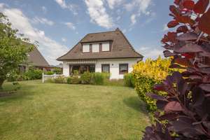 Ruhig und familienfreundlich gelegen mit großem Garten, Carport und Garage – Die vollständige Adresse der Immobilie erhältst du vom Anbieter., 24803 Erfde – Vorschaubild 3