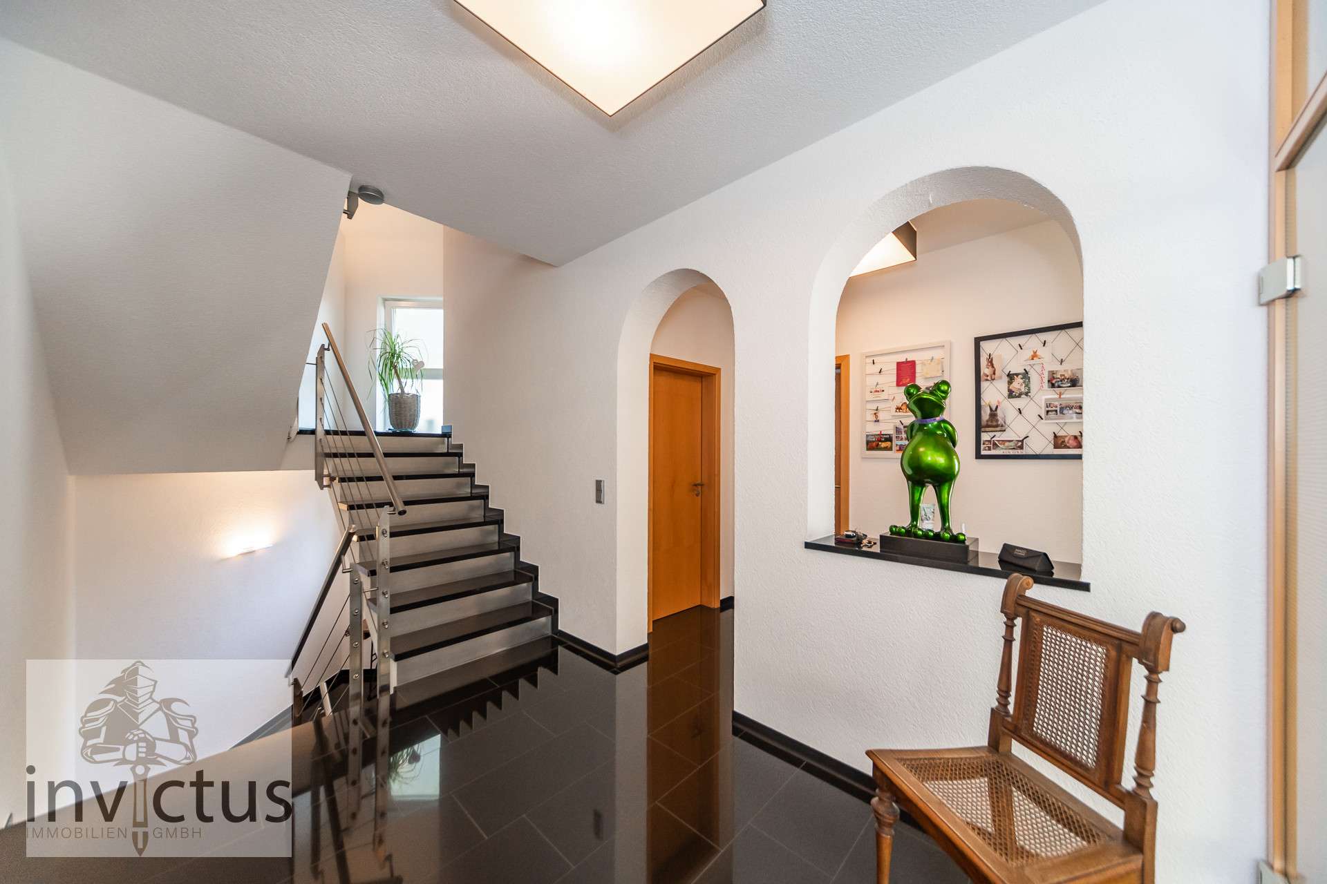 Immobilie in Langenbrettach - Ein Haus, das inspiriert – tolle Architektur, perfekter Grundriss, mit Garage u. Garten - Gefühl pur - Bild 4