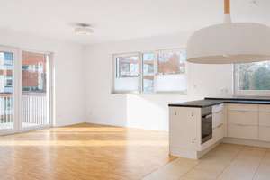 Helle 4-Zimmer-Wohnung mit großem Balkon & TG-Stellplatz in ruhiger Lage von Köln-Bayenthal