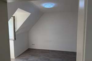 2,5-Zimmer-Dachgeschosswohnung in Gelsenkirchen zu vermieten – Bergmannstraße 7, 45886 Ückendorf, Gelsenkirchen – Vorschaubild 4