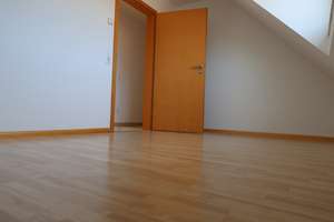 Provisionsfrei: Helle 4-Zimmer-Wohnung mit Klimaanlage, großem Balkon & Carport in Freiburg-Waltersh – 79112 Waltershofen, Freiburg im Breisgau – Vorschaubild 12