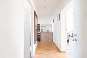 Über den Baumkronen der Havel – lichtdurchflutete 2-Zimmer-Wohnung mit Balkon und Aufzug – Die vollständige Adresse der Immobilie erhältst du vom Anbieter., 13585 Spandau (Ortsteil), Berlin – Vorschaubild 8