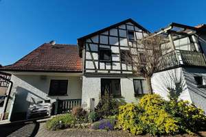 *PREISREDUZIERUNG* Charmanter Landsitz mit Nebengebäuden auf 2750m² großem Grund - perfekt für F – Die vollständige Adresse der Immobilie erhältst du vom Anbieter., 97461 Hofheim in Unterfranken – Vorschaubild 3
