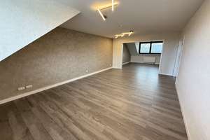 2,5 Raum in ruhigem 3 Parteienhaus. DG mit großzügigem Raumgefühl. Garage optional. – Kirchharpener Straße 92, 44805 Gerthe, Bochum – Vorschaubild 2
