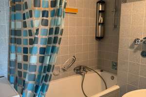 Sanierte Wohnung mit Einbauküche und zwei Balkonen : ansprechende 3-Zimmer-Wohnung in München. 
 – Albert-Schweitzer-Straße 50, 81735 Neuperlach, München – Vorschaubild 5