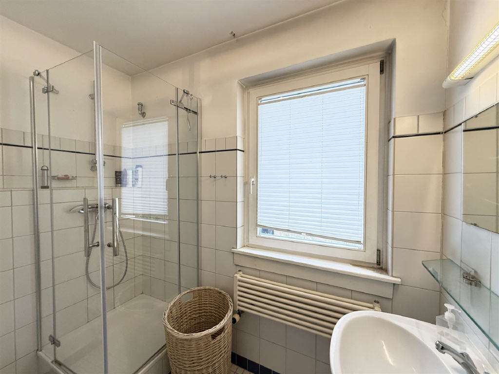 Immobilie in Weiterstadt - Repräsentatives freistehendes Einfamilienhaus mit außergewöhnlich viel Platz - Bild 2