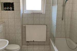 Großzügige 2-Zimmer mit neuer EBK, Laminat & Wannenbad in ruhiger Lage! – Zschopauer Platz 14, 9126 Bernsdorf, Chemnitz – Vorschaubild 3