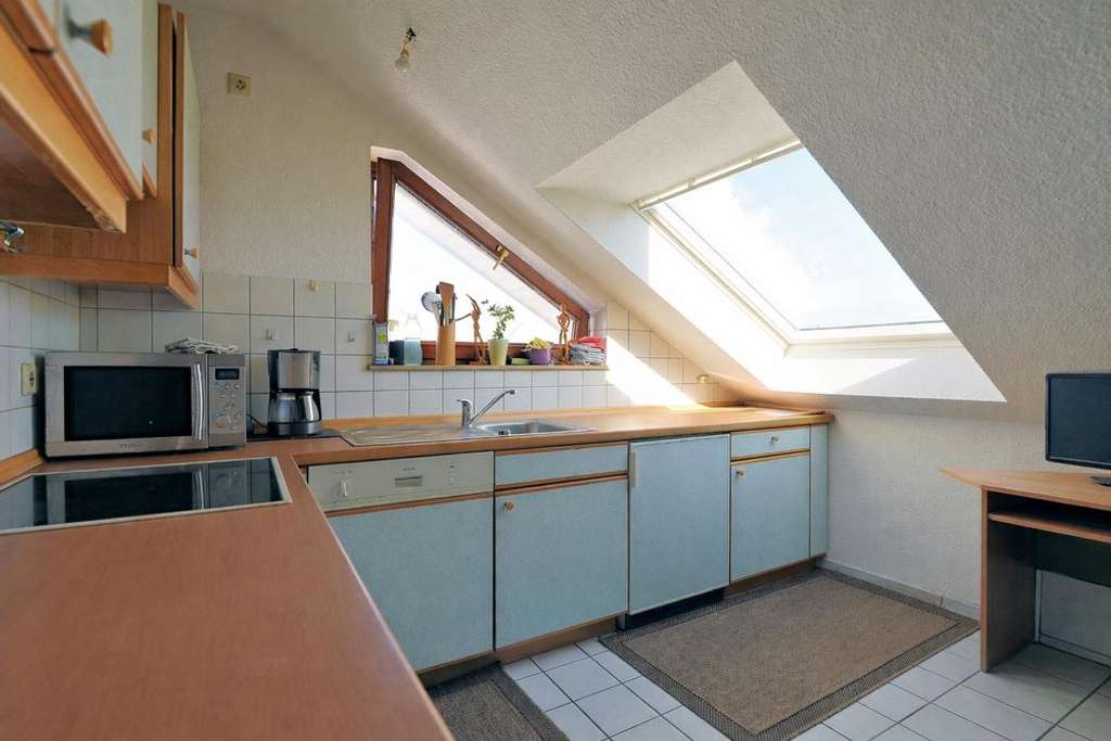 Immobilie in Bad Rappenau - Ruhig gelegene 2-Zimmer-Dachwohnung mit zwei Balkonen in Bad Rappenau! - Bild 4