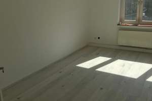 Lebendiger Wohnraum in Oberbilk: 2-Zimmer-Wohnung mit großem Balkon – Kölner Straße 340, 40227 Oberbilk, Düsseldorf – Vorschaubild 3