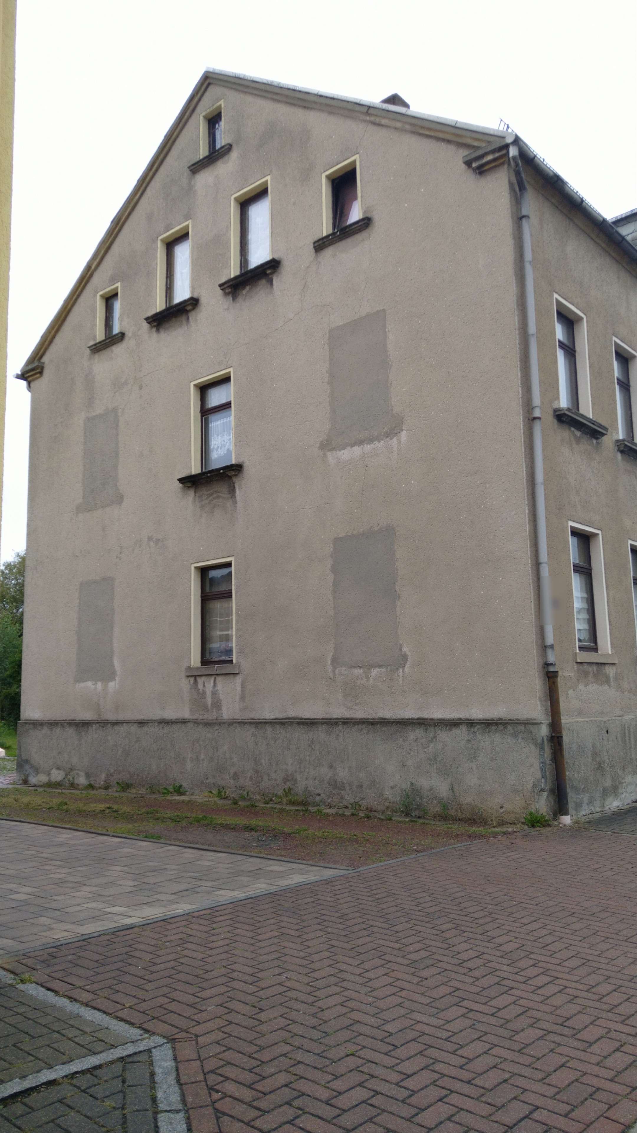 Mehrfamilienhaus in Oelsnitz - teilweise vermietet zum Modernisieren, Erzgebirgskreis – Bild 2
