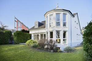 Freistehendes Einfamilienhaus mit Südgarten und außergewöhnlicher Architektur – Die vollständige Adresse der Immobilie erhältst du vom Anbieter., 61476 Kronberg im Taunus – Vorschaubild 3