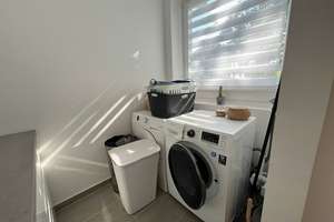 Wohnen im Grünen: helle 3 Zimmer + Süd-West-Balkon, kompakter Schnitt, neues Bad, Gäste-WC, Aufzug – Alteburger Straße 294, 50968 Bayenthal, Köln – Vorschaubild 14