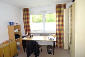 Helle freundliche Hochparterre-Wohnung mit drei Zimmern sowie Balkon und Einbauküche in Moosach. – Triebstraße 10, 80993 Alt-Moosach, München – Vorschaubild 7