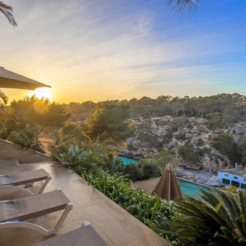 Villa am Meer mit Ferienlizenz in Cala Pi