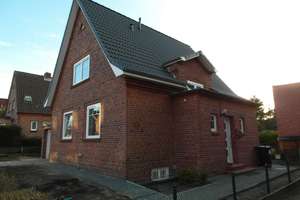 Einfamilienhaus mit vier Zimmern und EBK in Stade – Schulweg 16, 21680 Stade – Vorschaubild 2