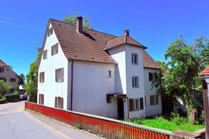 Historisches Mehrfamilienhaus im Ortskern von Uttenreuth – Sanierungs-AfA möglich – Esperstraße 17, 91080 Uttenreuth – Vorschaubild 2