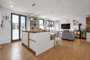 Moderne Etagenwohnung mit Kamin und grünem Weitblick – Die vollständige Adresse der Immobilie erhältst du vom Anbieter., 12621 Kaulsdorf, Berlin – Vorschaubild 2