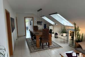 Großzügige 4-Zimmer-Dachgeschoss-Wohnung in Paderborn-Schloß Neuhaus – Die vollständige Adresse der Immobilie erhältst du vom Anbieter., 33104 Schloß Neuhaus, Paderborn – Vorschaubild 2