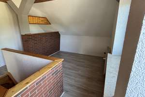Gepflegte Doppelhaushälfte mit Garten, Garage, Terrasse und großzügiger Galerie – Chausseestraße 59a, 16259 Bad Freienwalde (Oder) – Vorschaubild 4