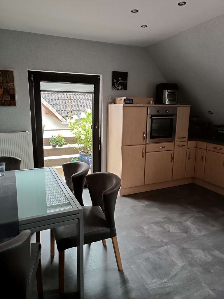 Immobilie in Bodenwerder - Ohne Makler!!! Großzügige 5-Zimmer Maisonette in Bodenwerder mit Balkon und Garten - Bild 2