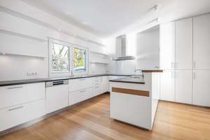 Freistehendes Einfamilienhaus mit Pool, Kamin und Photovoltaik – Die vollständige Adresse der Immobilie erhältst du vom Anbieter., 81925 Herzogpark, München – Vorschaubild 12