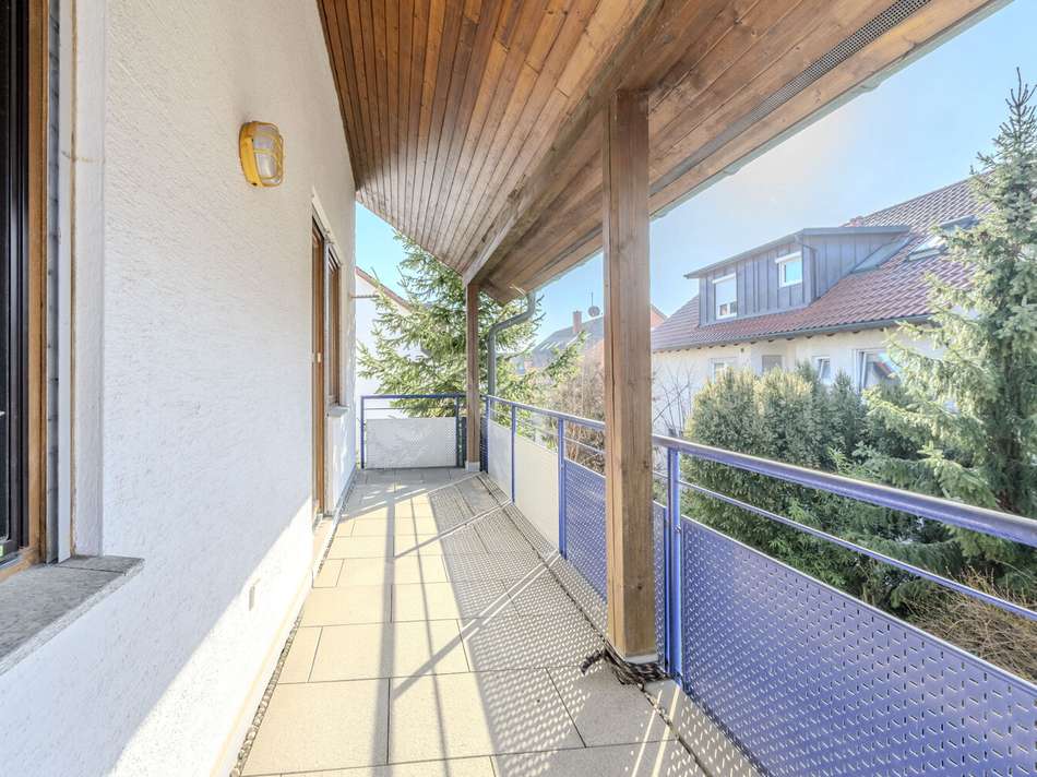Überdachter Balkon