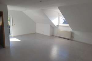 Helle 2 Zimmer Dachgeschoss Wohnung  – Remmeltshofer Straße 10/1, 89233 Neu-Ulm – Vorschaubild 2