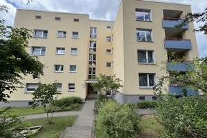 Familienfreundliche 4-Zimmer-Wohnung mit Balkon und Waschmaschinenanschluss in der Wohnung