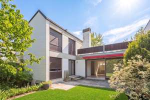 Großzügiges Reihenmittelhaus mit Dachterrasse und Garten in Ottobrunn – Die vollständige Adresse der Immobilie erhältst du vom Anbieter., 85521 Ottobrunn – Vorschaubild 1