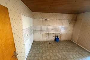 Von RTI: Großzügiges Einfamilienhaus mit Garten, Balkon und Potenzial in Andernach-Kell! – Die vollständige Adresse der Immobilie erhältst du vom Anbieter., 56626 Andernach – Vorschaubild 4