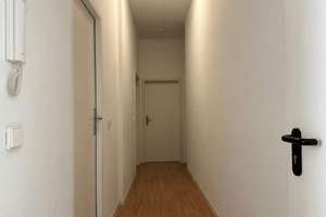 BEZUGSFREI: 2-Zimmer-Wohnung mit 50 m², Einbauküche & Keller – 4179 Leutzsch, Leipzig – Vorschaubild 2