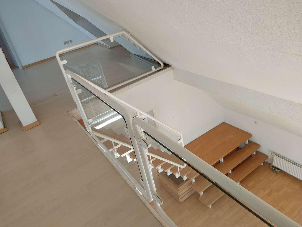 Immobilie in Hünstetten - Großzügiges, freistehendes Zweifamilienhaus mit 2 Einliegerwohnungen von privat - Bild 2