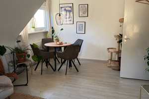 Sanierte Dachgeschosswohnung mit drei Zimmern sowie Balkon und EBK in Stuttgart Luginsland – Stuttgart – Vorschaubild 9