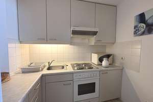 Kompaktes 1-Zimmer Appartement in Neutraubling mit Blick ins Grüne: voll möbliert – Die vollständige Adresse der Immobilie erhältst du vom Anbieter., 93073 Neutraubling – Vorschaubild 3