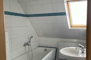 Loftartige Wohnung mit modernem Tageslichtbad, Badewanne, Abstellraum und Balkon! – Hafenstr. 12, 39106 Magdeburg – Vorschaubild 6