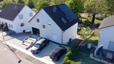 Modernes Einfamilienhaus mit Garten und Garage in traumhafter Lage von Perl