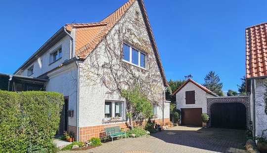 Bild von Charmantes Haus mit großem Grundstück in Sehnde!