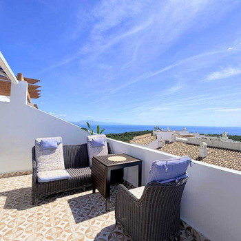 HERRLICHES REIHENHAUS IN BAHIA REAL, LA DUQUESA.