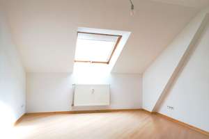 3-4 Zi.-Wohn. Stadtmitte "Ausgebauter Dachspitze" m² ca. 75qm, nach DIN ca. 60qm -provisionsfrei- – Die vollständige Adresse der Immobilie erhältst du vom Anbieter., 65183 Westend / Bleichstraße, Wiesbaden – Vorschaubild 4