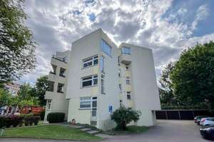 Bezugsfreie 1-Zimmer-Wohnung mit einem Außenstellplatz in gefragter Lage – Die vollständige Adresse der Immobilie erhältst du vom Anbieter., 14197 Schmargendorf, Berlin – Vorschaubild 1