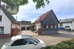 ++ Kernsaniertes Einfamilienhaus, 157 qm Wfl., 6 Zimmer, Garten & Garage, zentral in Muggensturm ++ – Kirchstr. 7, 76461 Muggensturm – Vorschaubild 2