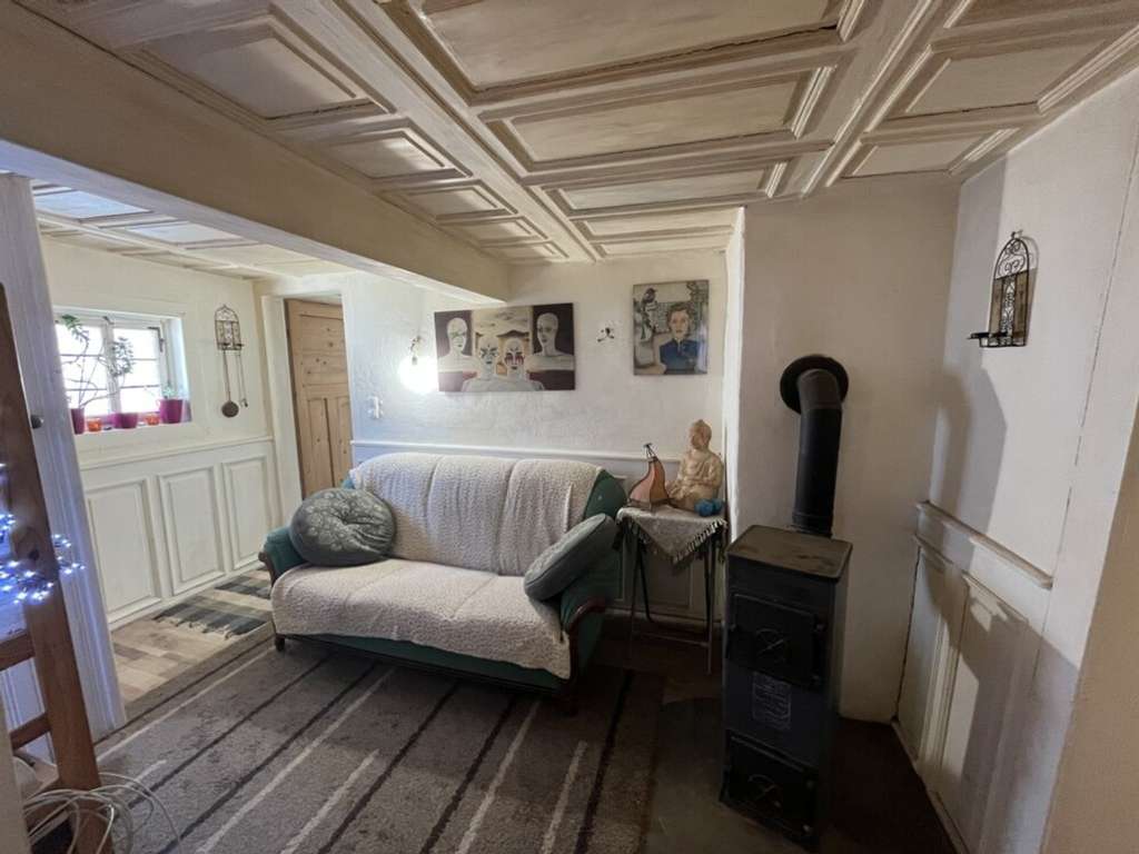 Immobilie in Breuberg - Romantisches Fachwerk-Ensemble mit Künstler-Flair, Atelier, begrüntem Innenhof und viel Potential - Bild 3